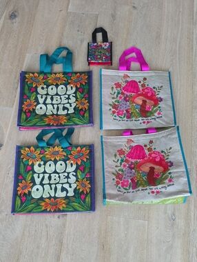 NWOT Natural Life Good Vibes & Mushroom Reusable Totes Set Of Five (5)